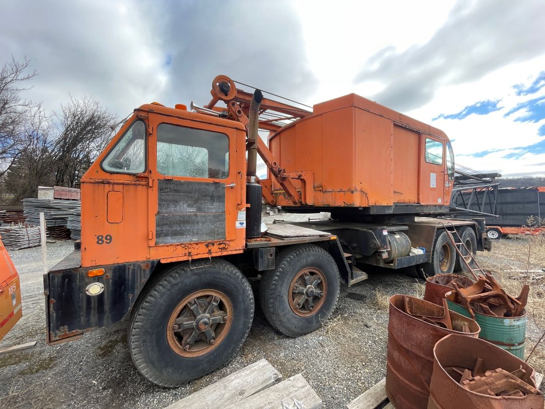 1977 P & H 790TC 90-Ton Crane